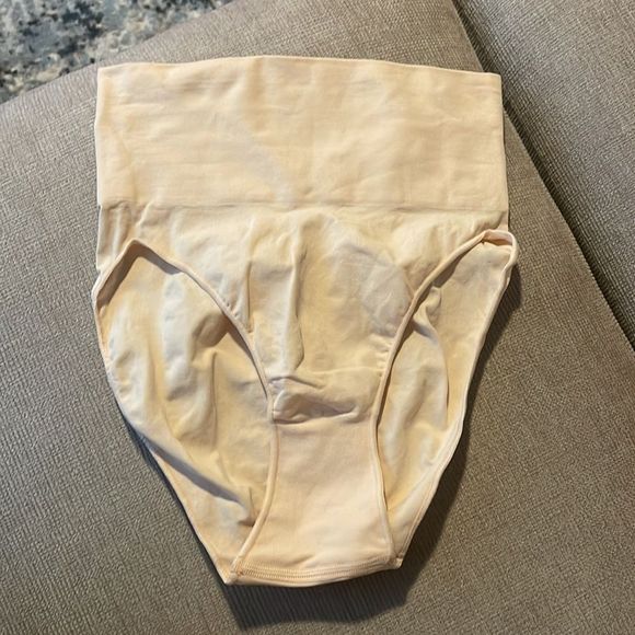 SKIMS Core Control Brief - L/XL - Picture 4 of 6